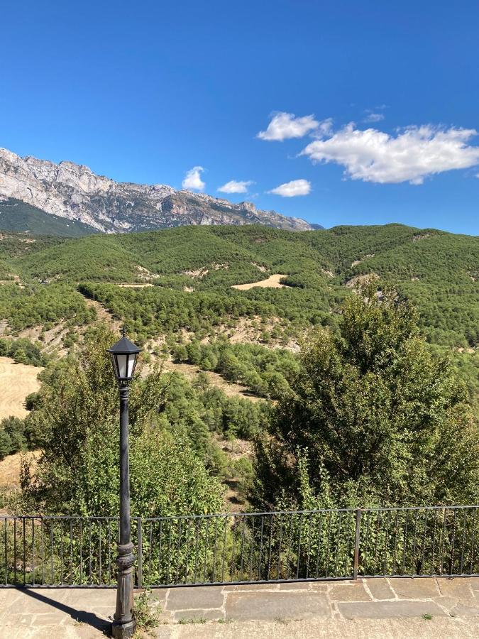 Vistas A La Montana En Un Pueblo Con Encanto. El Pueyo de Araguás Zewnętrze zdjęcie
