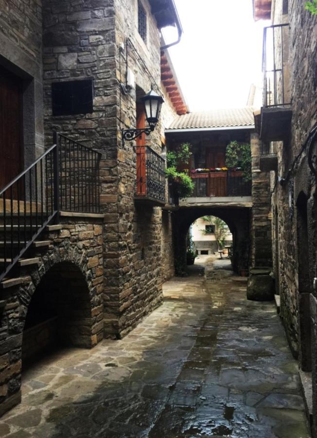 Vistas A La Montana En Un Pueblo Con Encanto. El Pueyo de Araguás Zewnętrze zdjęcie